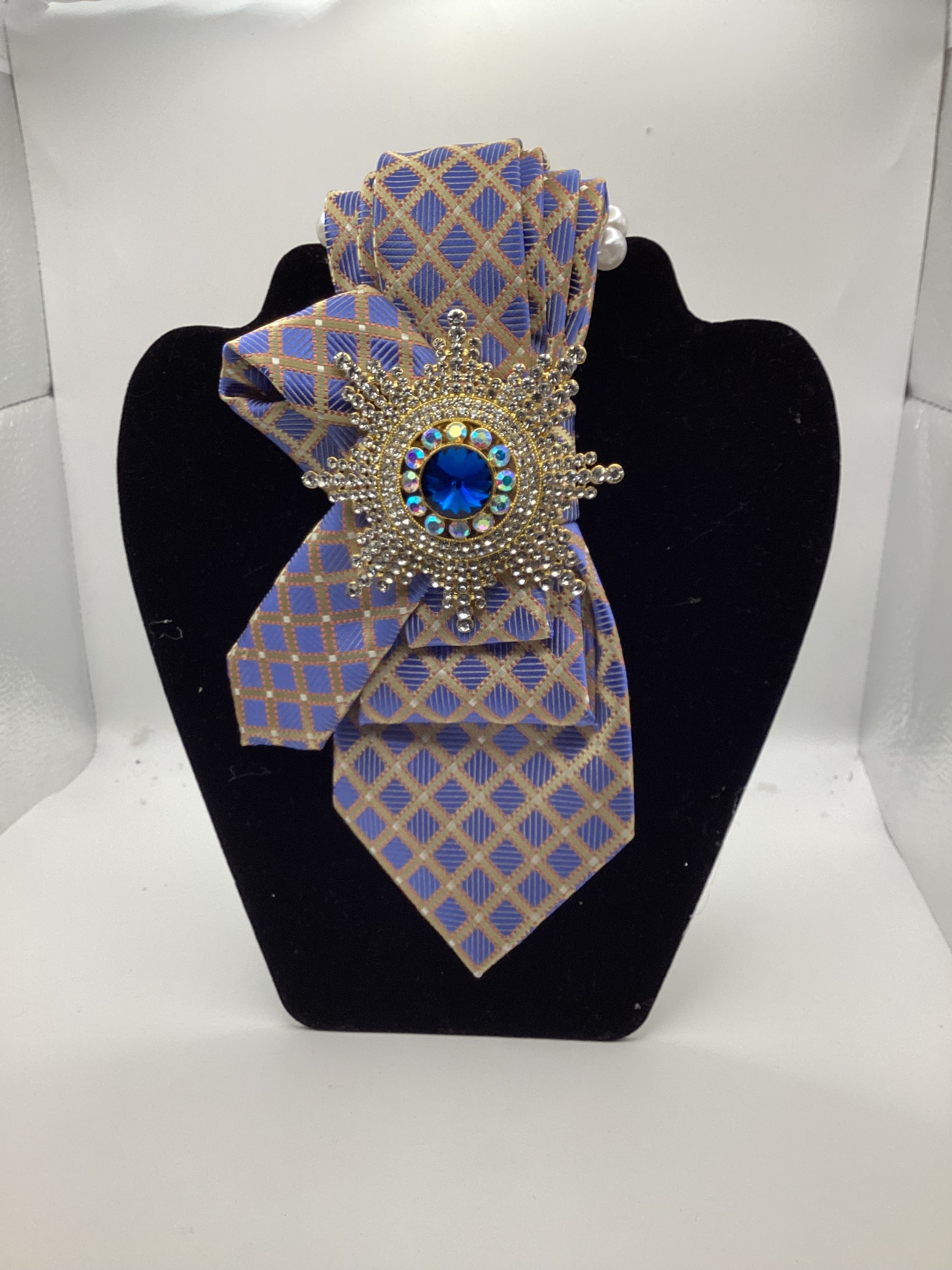 Royal Sapphire Sunburst Lattice