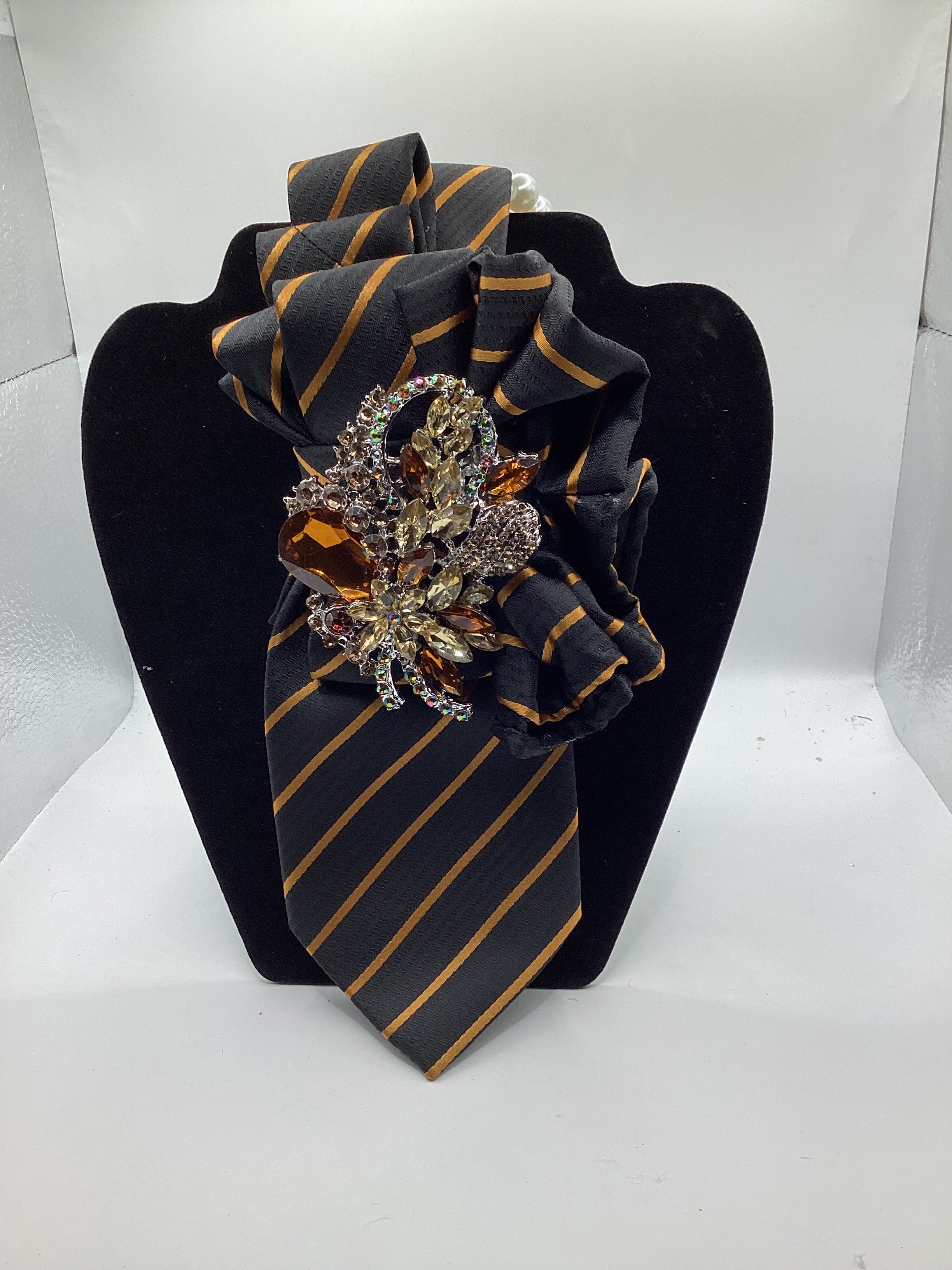Obsidian Gold Elegance Statement Tie