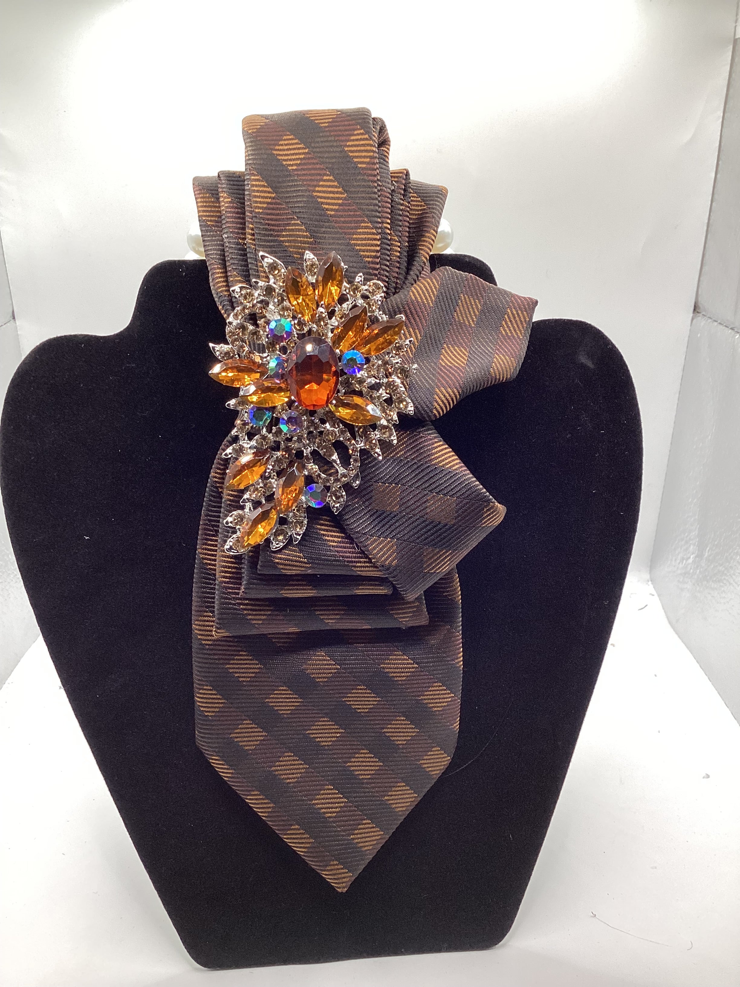 Bronzed Majesty Crystal Ascot Tie