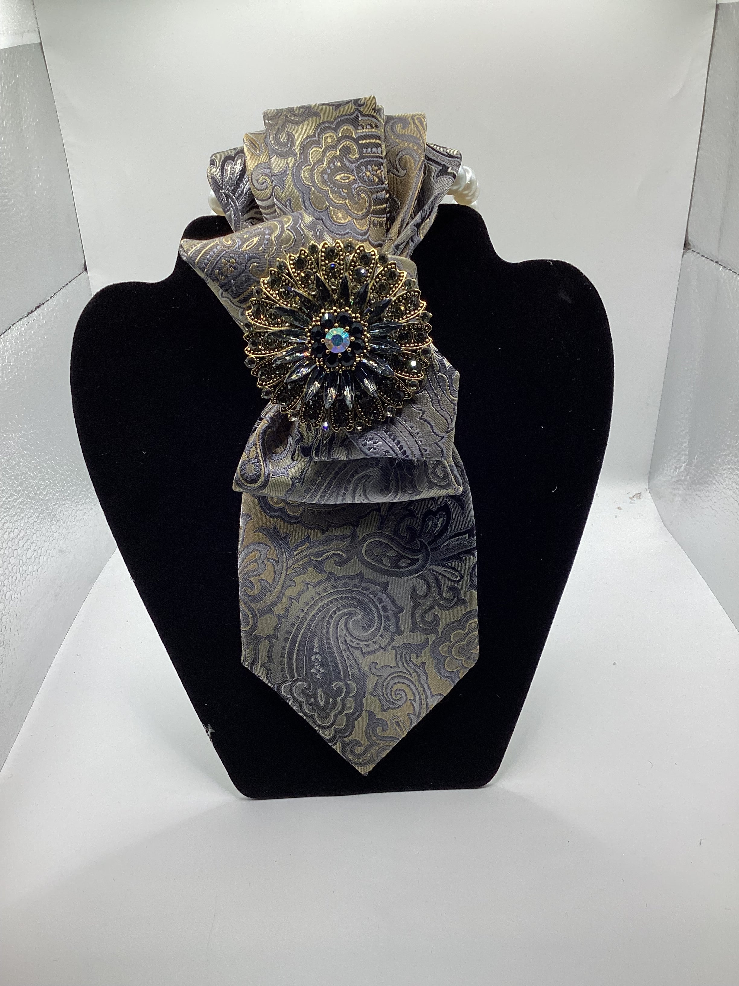 Regal Ash Paisley Executive Statement Tie