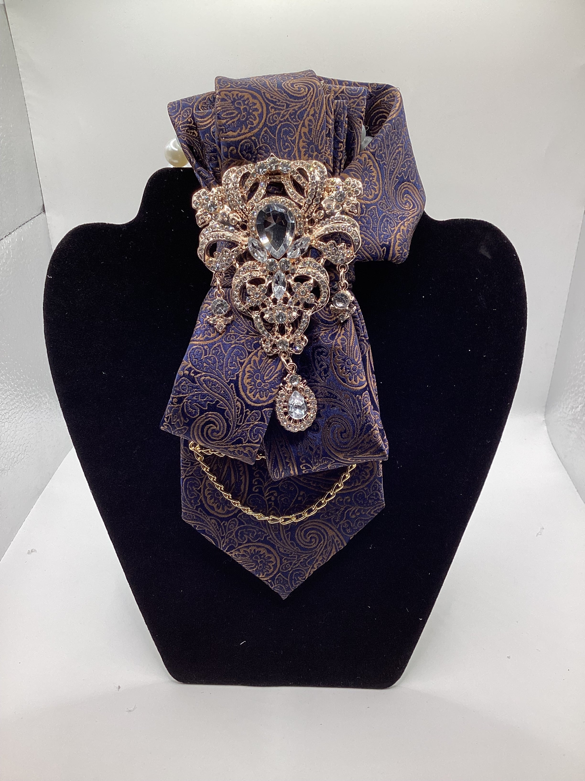 Baroque Beauty Couture Tie