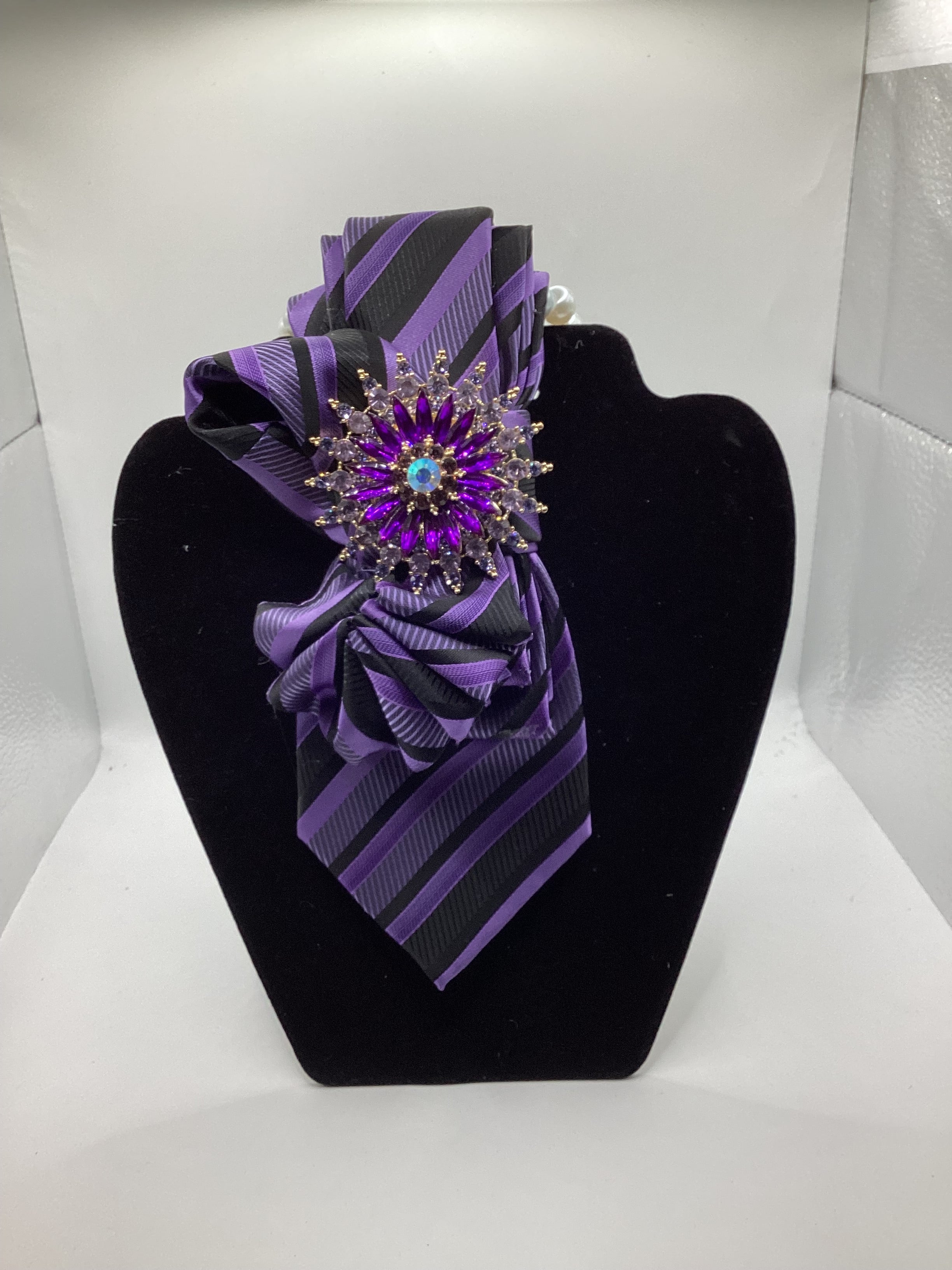 Amethyst Star Luxe Tie