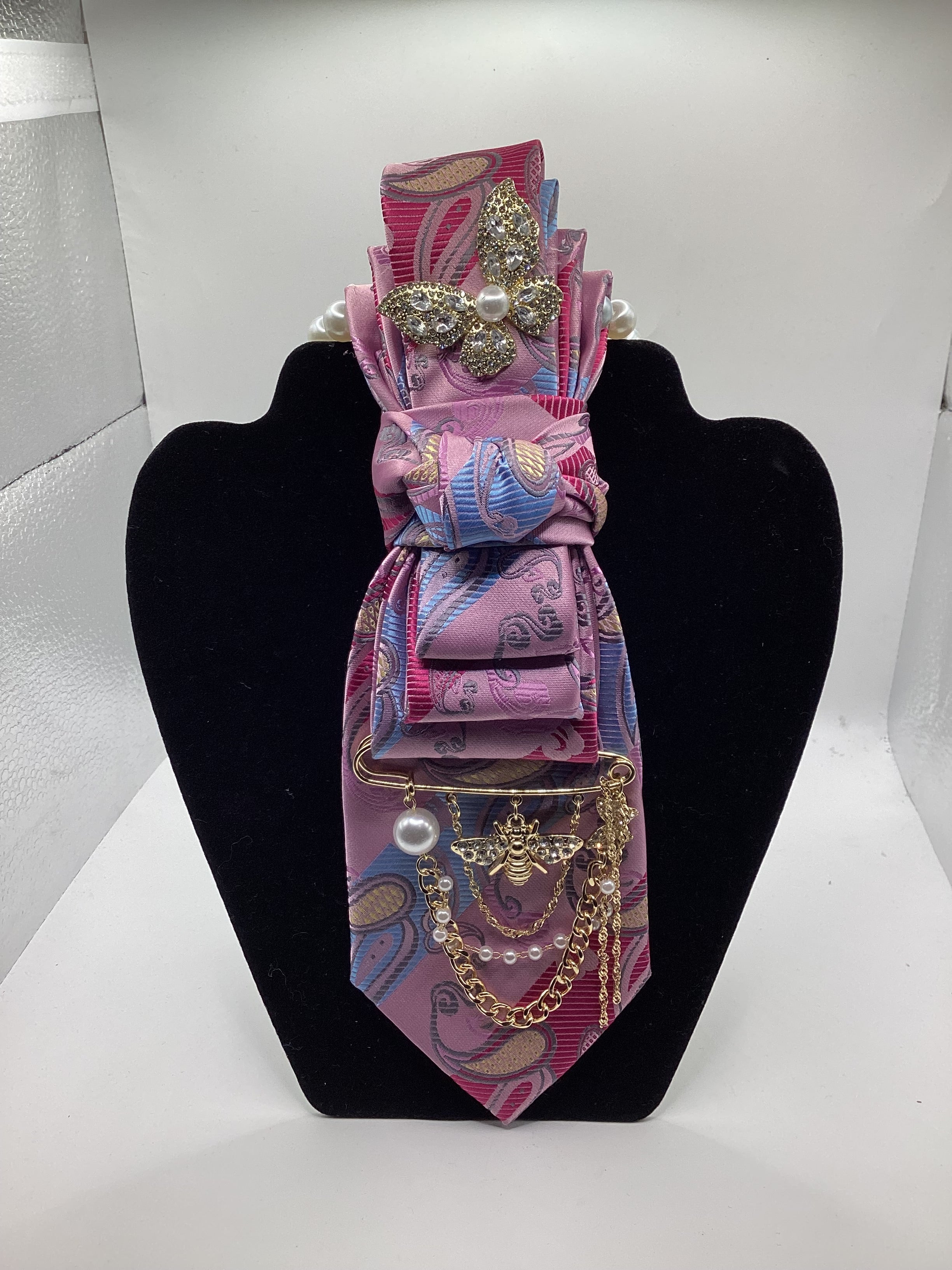 Blush Royale Bee Statement Tie – Pink Paisley Luxe Collection