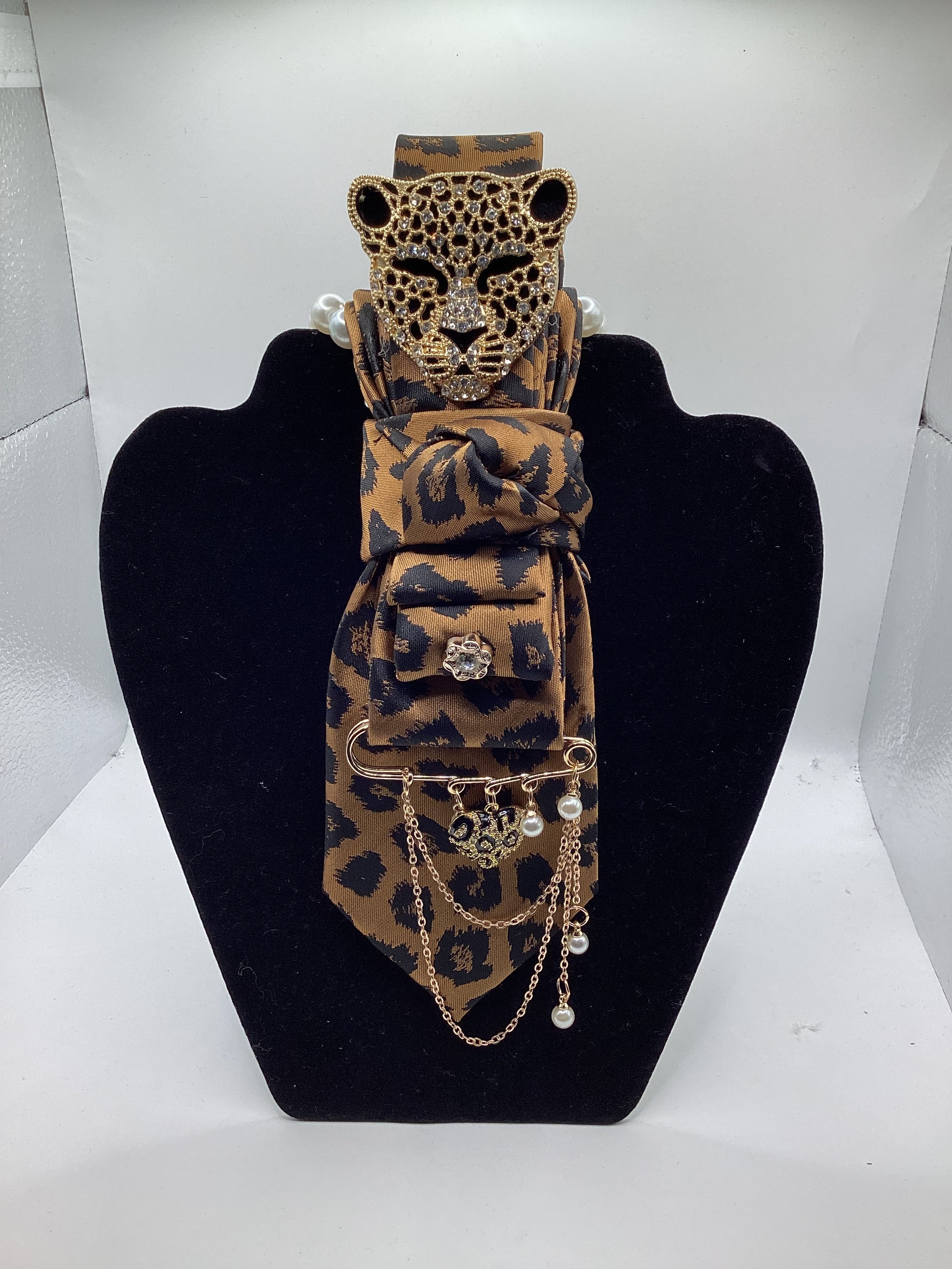 Majestic Leopard Luxe Statement Tie – Signature Safari Collection 2