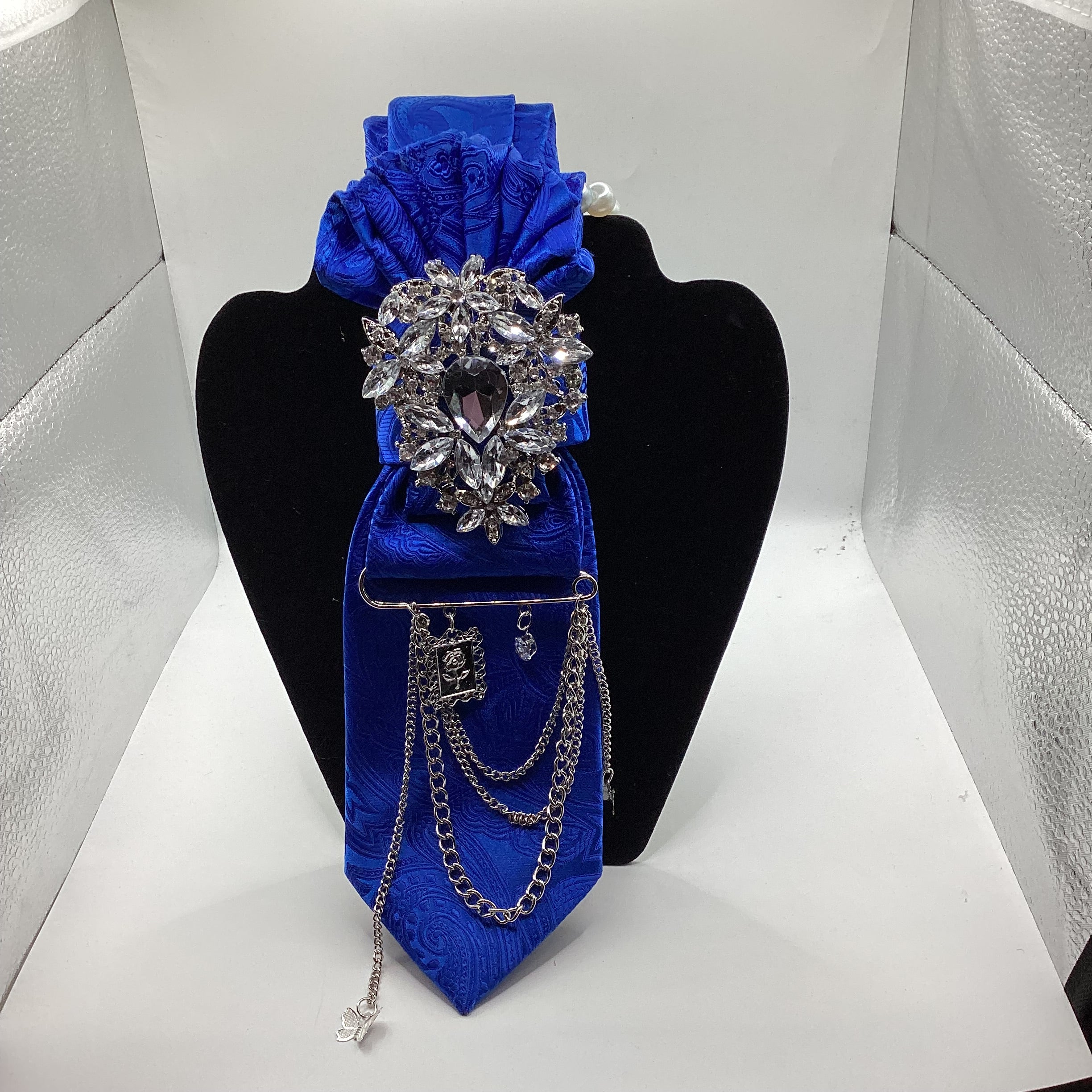 The Royal Iris Tie