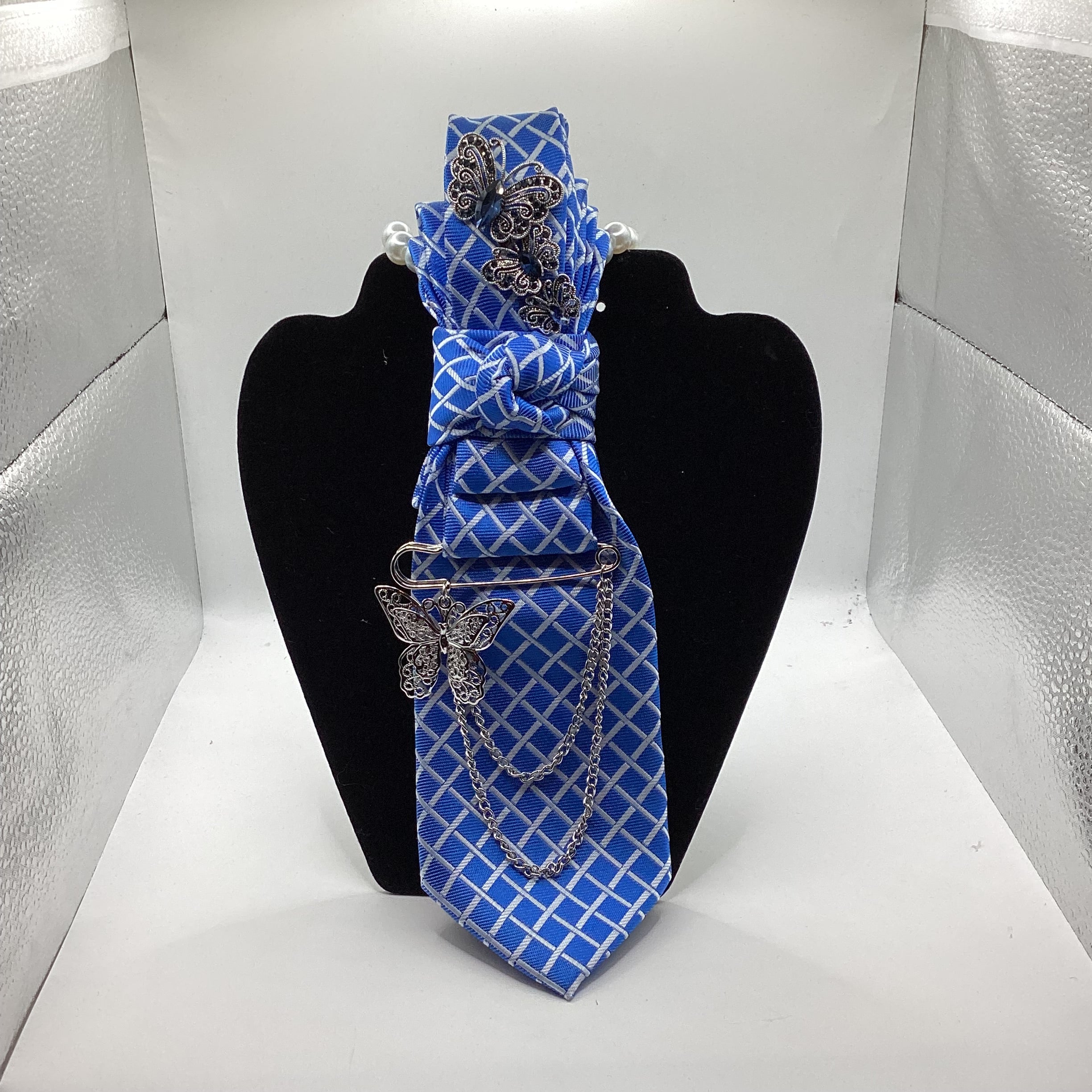 Butterfly Grace Statement Tie