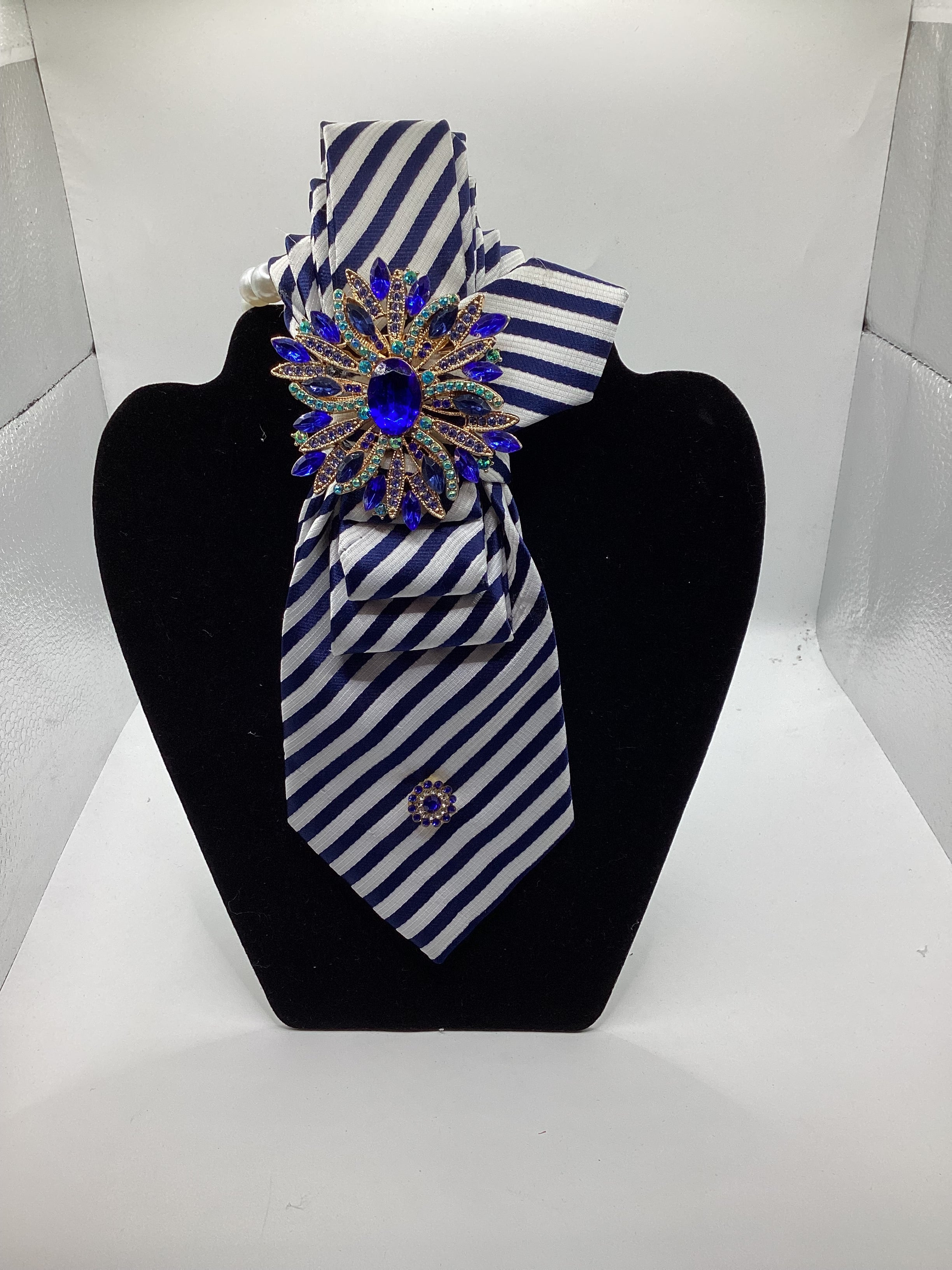 Sapphire Harbor Statement Tie