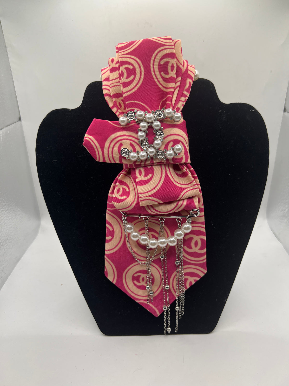 Fuchsia Pearl Glamour Statement Tie